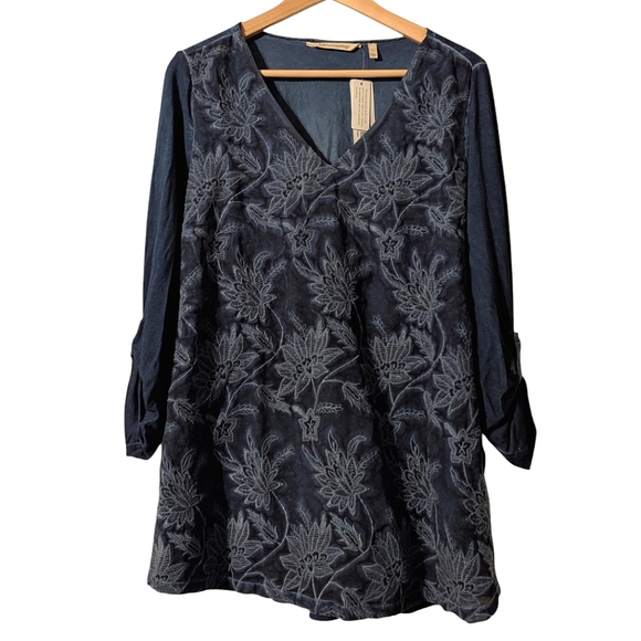 NWT Soft Surroundings Embroidered Floral Pull Tab Cotton Stretch Tunic Top - Picture 2 of 9